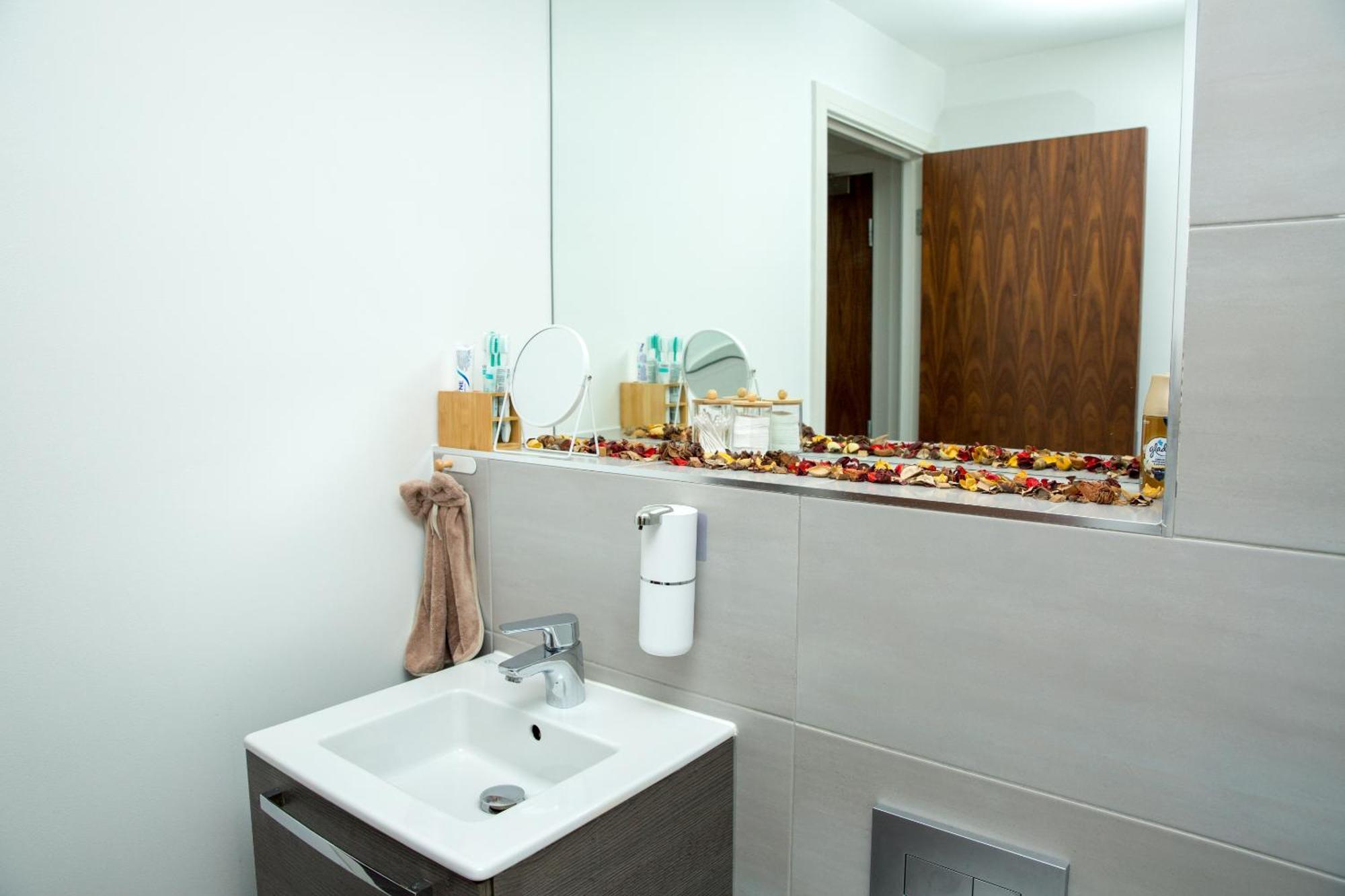 Sweet Stay, 2 Bed Apartment Birmingham Ngoại thất bức ảnh